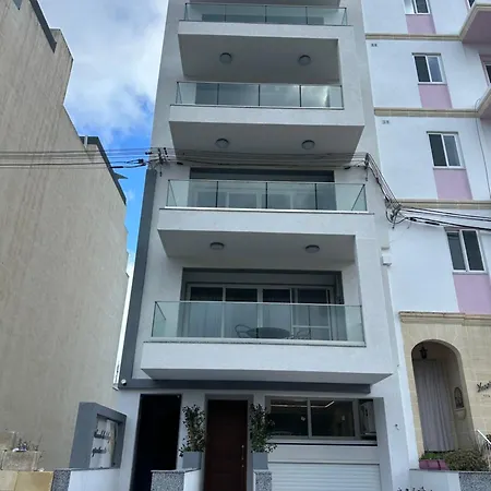 Blanch Apartment *