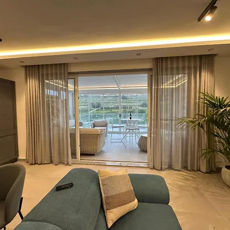 Blanch Apartment *