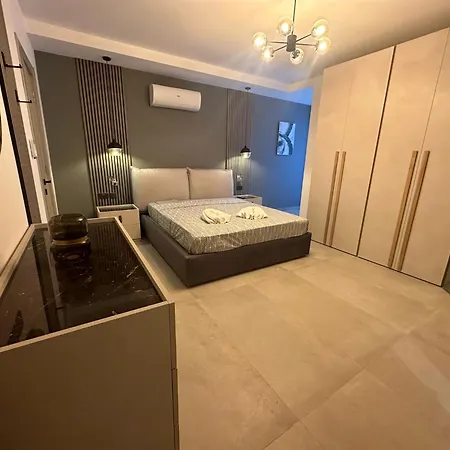 Blanch Apartment *
